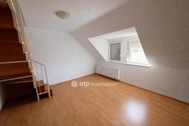 Eladó téglalakás, Egerben 37.9 M Ft, 1 szobás
