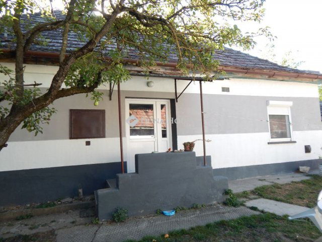 Eladó családi ház, Dégen 26.9 M Ft, 3 szobás