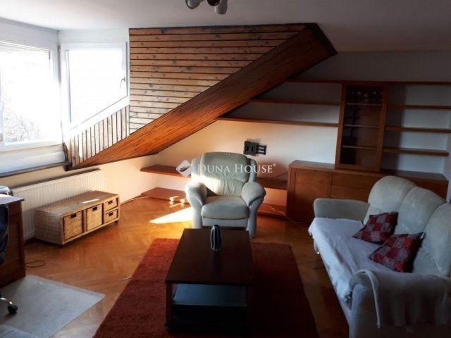 Eladó téglalakás, Pécsett 39.9 M Ft, 2 szobás