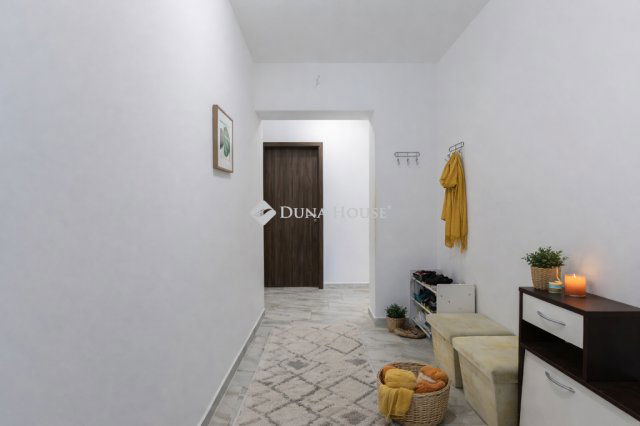 Eladó családi ház, Erdőkertesen 109.9 M Ft, 5 szobás