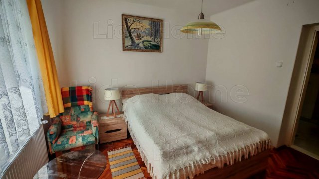 Eladó családi ház, Hévízen 174.99 M Ft, 8 szobás