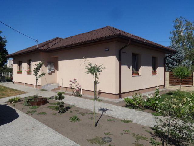 Eladó családi ház, Tiszakécskén 69.9 M Ft, 3 szobás