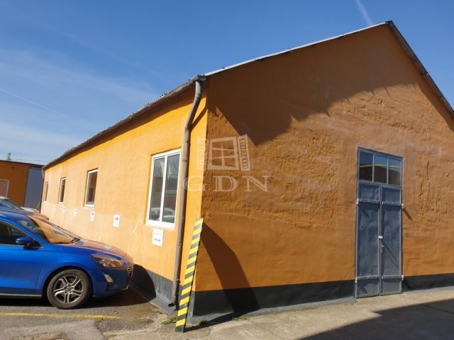 Kiadó ipari ingatlan, Solymáron 375 E Ft / hó