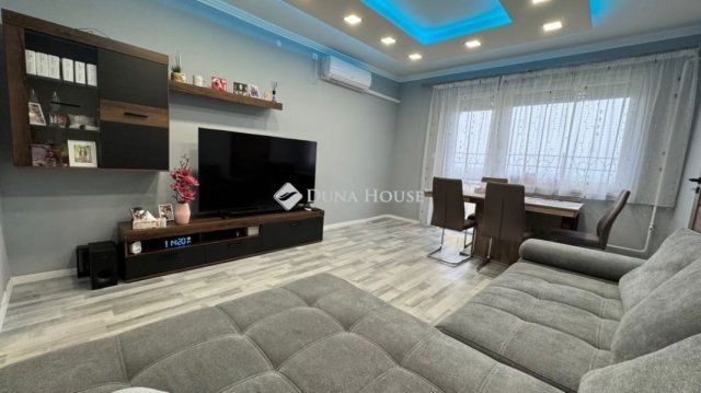 Eladó téglalakás, Debrecenben 59.5 M Ft, 2 szobás