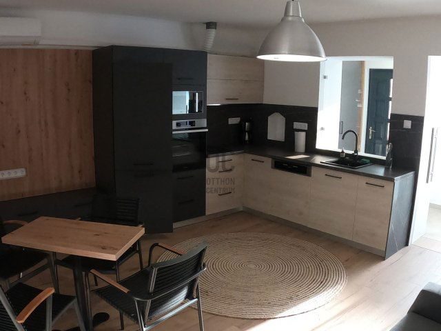 Eladó téglalakás, Szekszárdon, Damjanich utcában 42.5 M Ft