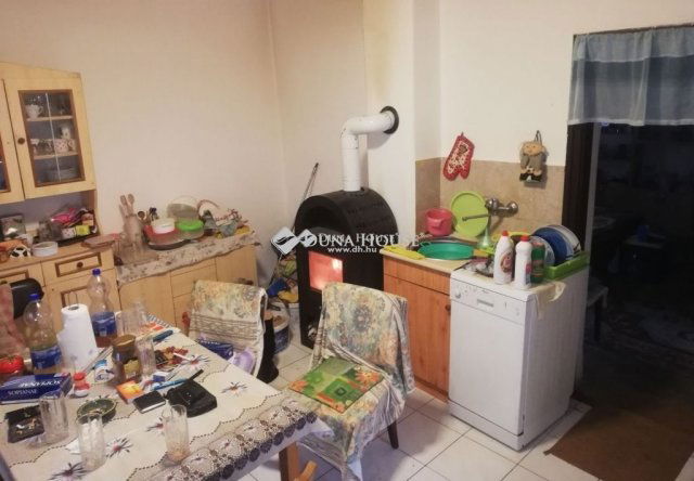 Eladó családi ház, Orfűn 30 M Ft, 3 szobás