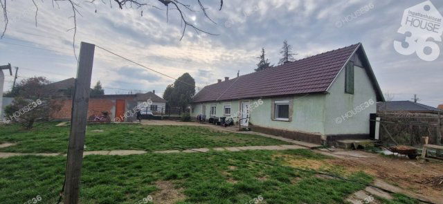 Eladó családi ház, Tiszaugon 16.5 M Ft, 3 szobás
