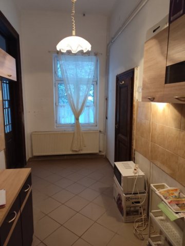 Eladó téglalakás, Budapesten, XX. kerületben, Hosszú utcában