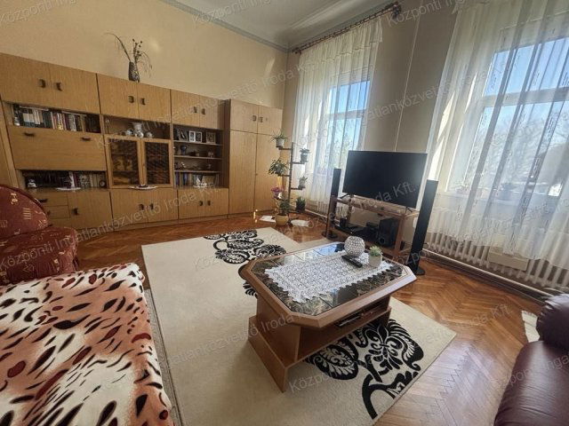 Eladó téglalakás, Ácson 39 M Ft, 2 szobás