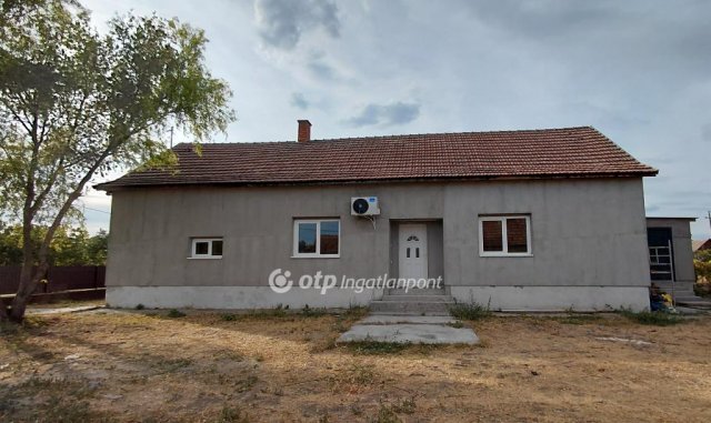 Eladó családi ház, Kaszaperen 25.2 M Ft, 2+2 szobás