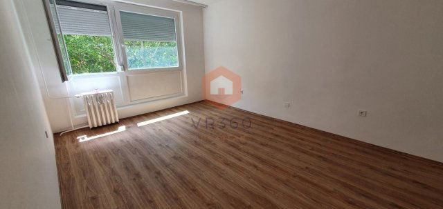 Eladó panellakás, Pécsett, Maléter Pál úton 38.5 M Ft