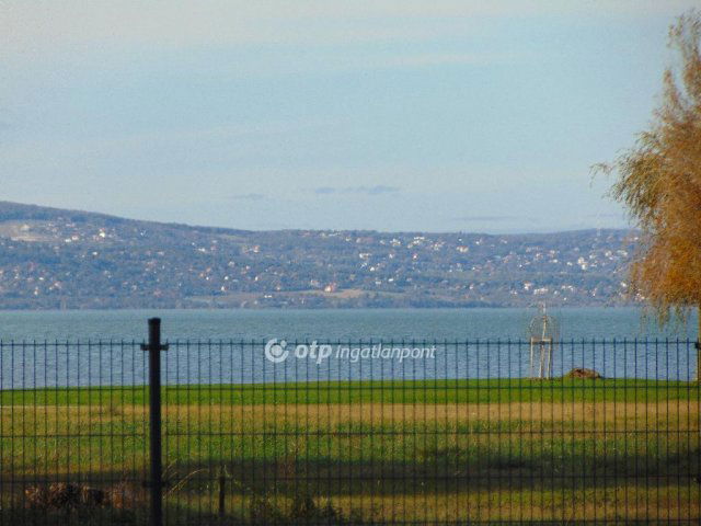 Eladó téglalakás, Siófokon 240 M Ft, 4 szobás