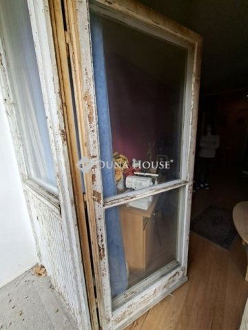 Eladó panellakás, Pécsett 40 M Ft, 2 szobás