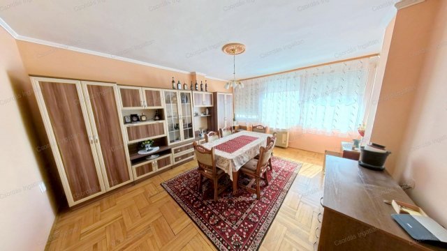Eladó téglalakás, Veszprémben, Ady Endre utcában 80 M Ft