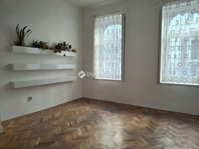 Eladó téglalakás, Budapesten, VII. kerületben 79 M Ft, 3 szobás