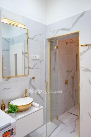 Eladó téglalakás, Budapesten, VI. kerületben 79.9 M Ft