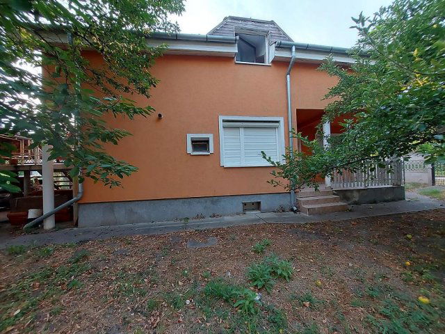 Eladó családi ház, Gödön 89.9 M Ft, 7 szobás