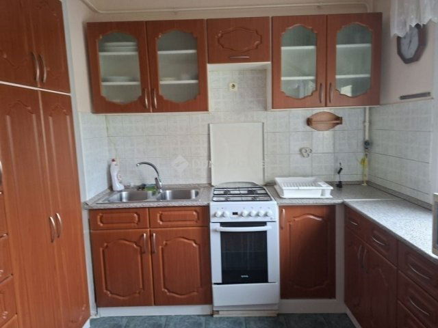 Eladó téglalakás, Gödöllőn 74 M Ft, 2 szobás