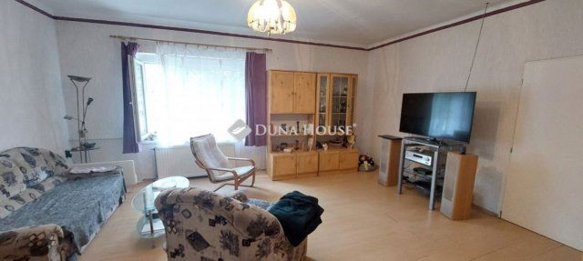 Eladó családi ház, Szárligeten 85 M Ft, 4 szobás