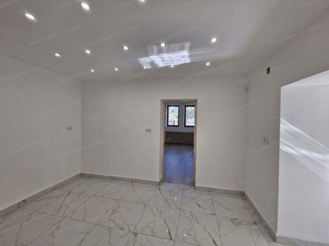 Eladó családi ház, Újszászon 18 M Ft, 3 szobás