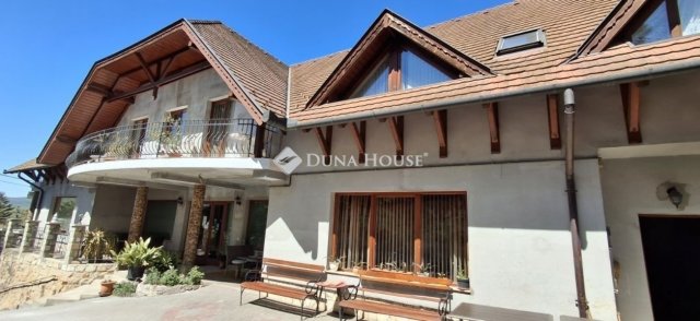 Eladó hotel, Zebegényben 515 M Ft, 17 szobás