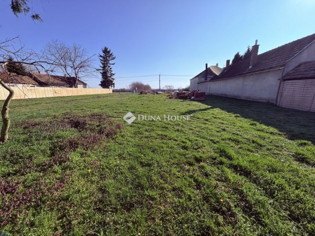 Eladó telek, Hahóton 6.5 M Ft / költözzbe.hu