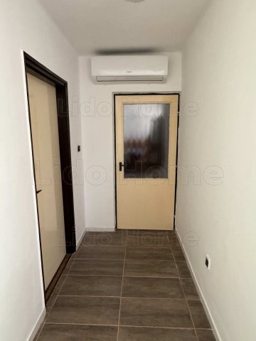 Eladó családi ház, Balatonszabadiban 78 M Ft, 7 szobás
