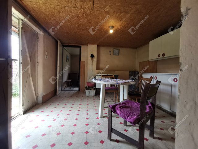 Eladó nyaraló, Homokkomáromon 3.5 M Ft, 2 szobás