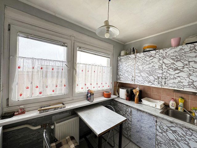 Eladó panellakás, Budapesten, III. kerületben 60.9 M Ft, 2 szobás