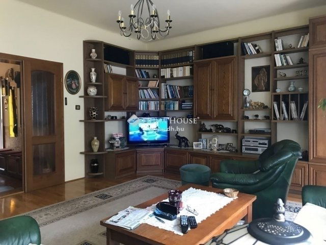Eladó ikerház, Szentendrén 93.9 M Ft, 5 szobás