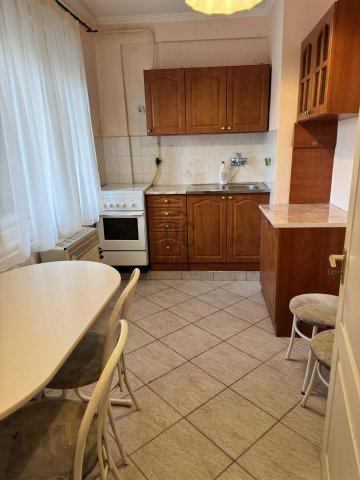 Eladó téglalakás, Szolnokon 35.9 M Ft, 2 szobás