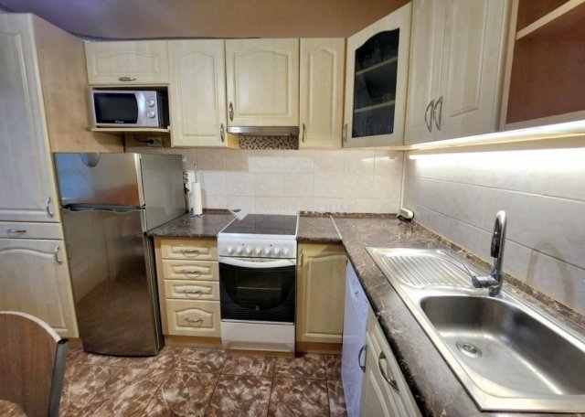 Eladó panellakás, Pécsett 47.9 M Ft, 3 szobás