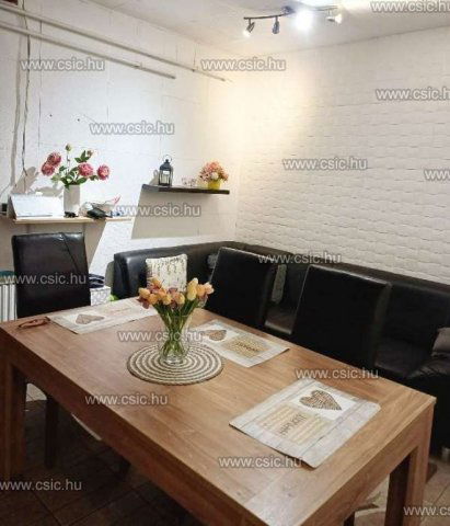 Eladó családi ház, Budapesten, IV. kerületben 98 M Ft
