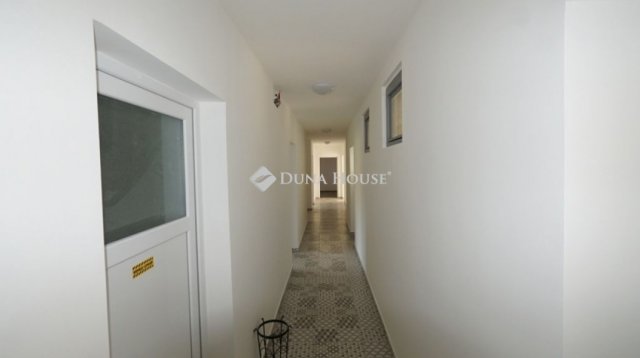 Eladó üzlethelyiség, Zalaszentivánon 130 M Ft, 2 szobás
