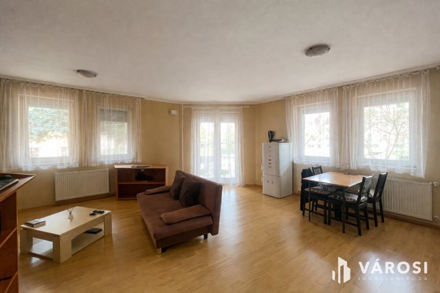 Eladó téglalakás, Békéscsabán 65 M Ft, 2 szobás