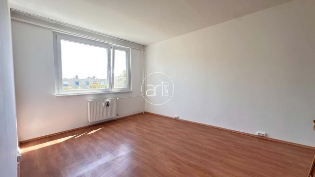 Kiadó panellakás, albérlet, Szegeden, Szilléri sugárúton
