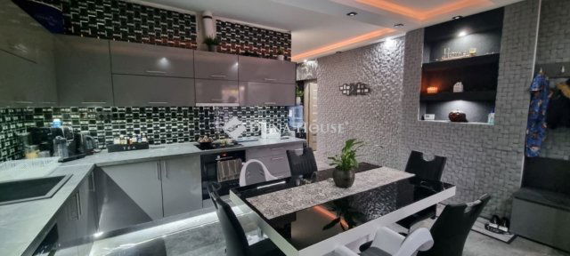 Eladó családi ház, Budapesten, XV. kerületben 199.9 M Ft