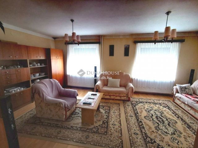 Eladó családi ház, Leányváron 69.99 M Ft, 5 szobás