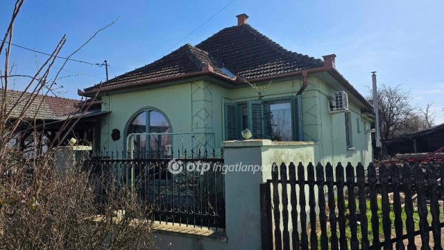 Eladó családi ház, Kabán 49 M Ft, 2+1 szobás