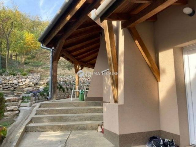 Eladó családi ház, Pécsett 104.9 M Ft, 4 szobás