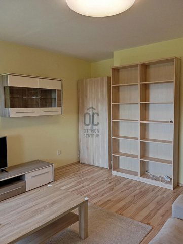Kiadó téglalakás, albérlet, Szekszárdon, Alkotmány utcában