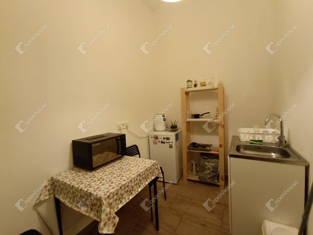 Eladó téglalakás, Sopronban 22 M Ft, 1 szobás