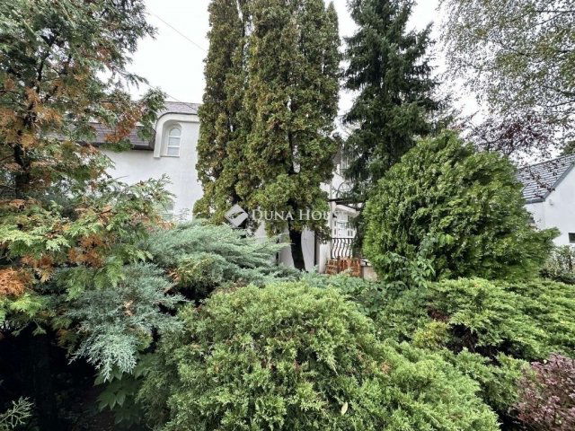 Eladó családi ház, Budapesten, III. kerületben 299.9 M Ft