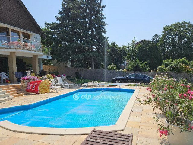 Eladó nyaraló, Balatonakarattyán 154 M Ft, 5+1 szobás