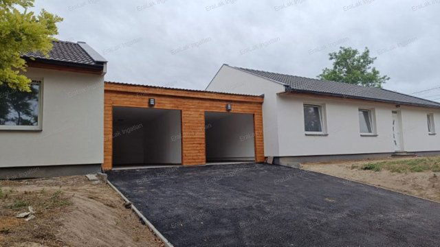 Eladó ikerház, Győrságon 70 M Ft, 4 szobás