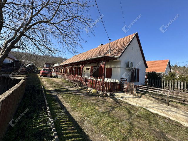 Eladó családi ház, Gánton 115 M Ft, 2 szobás