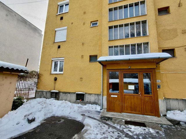 Eladó téglalakás, Cegléden 49.9 M Ft, 2 szobás