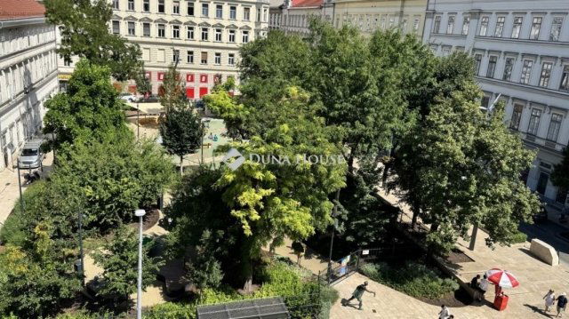 Eladó téglalakás, Budapesten, V. kerületben 139.9 M Ft, 2 szobás