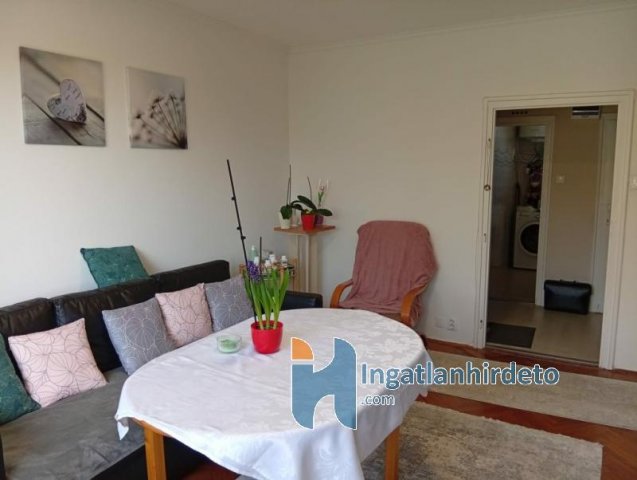 Eladó téglalakás, Jászberényben 31.5 M Ft, 1+1 szobás