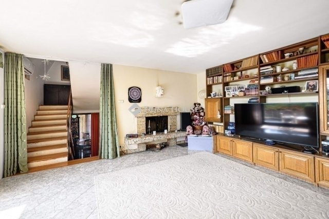 Eladó családi ház, Budapesten, XII. kerületben 225 M Ft